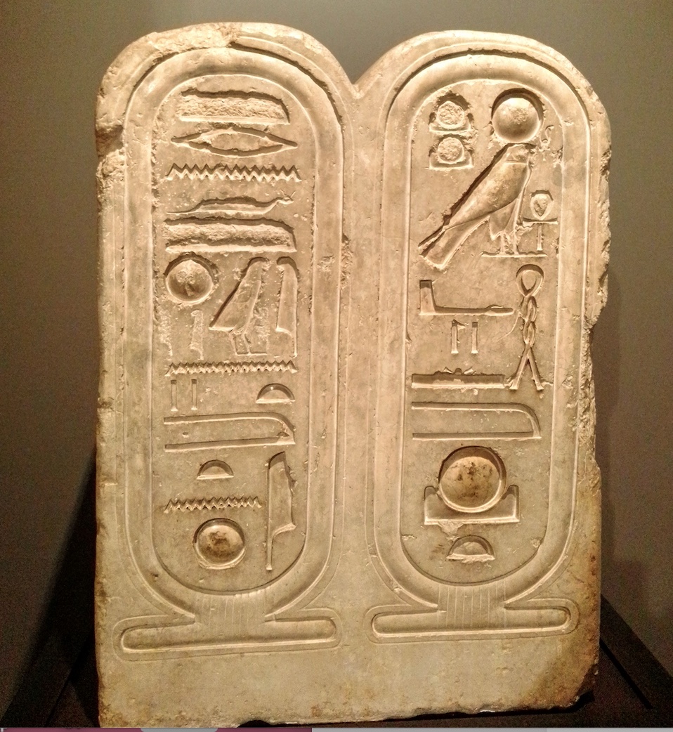 Geroglifici su pietra, reperto in mostra al Museo Egizio di Torino